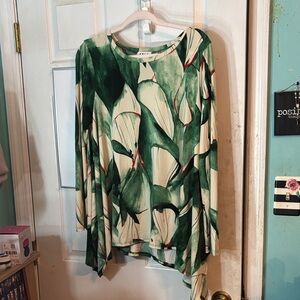 Size Large Elegant Green Leaf Print Women's Tunic